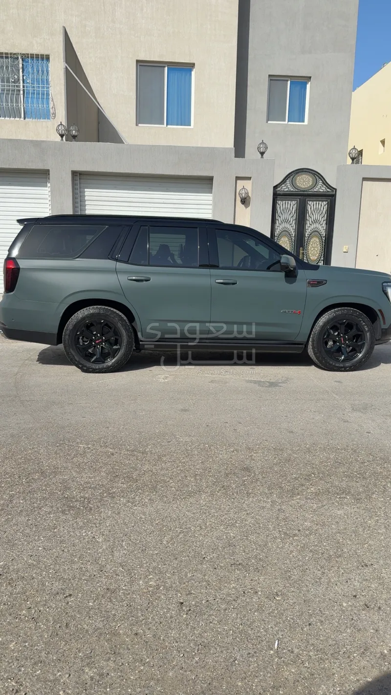 2025 جي ام سي يوكون اي تي 4