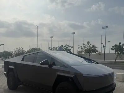 2025 تيسلا سايبر تراك