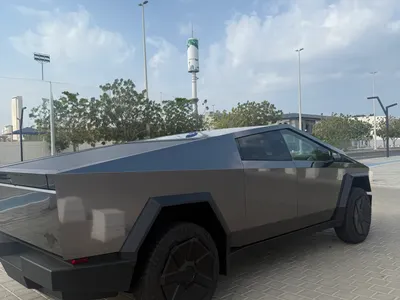 2025 تيسلا سايبر تراك