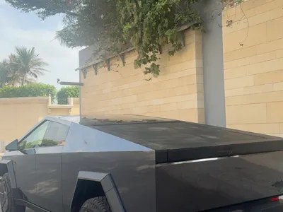 2025 تيسلا سايبر تراك