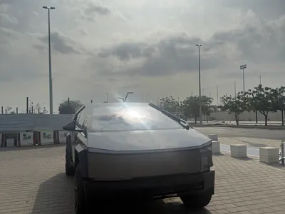 2025 تيسلا سايبر تراك