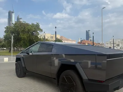 2025 تيسلا سايبر تراك