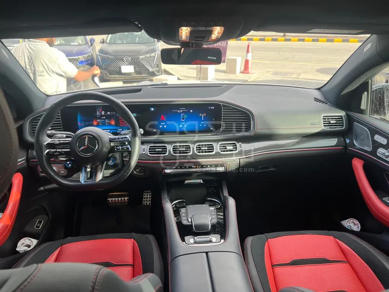 2024 مرسيدس - بنز جي إل إي 53 أي إم جي