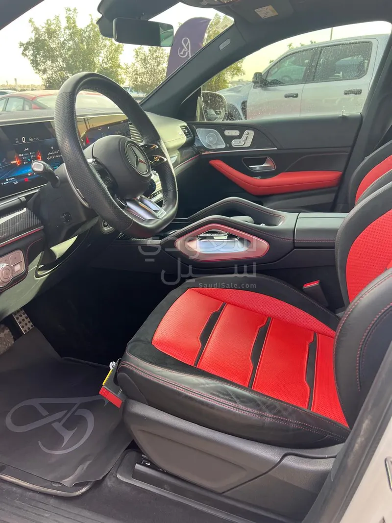 2024 مرسيدس - بنز جي إل إي 53 أي إم جي