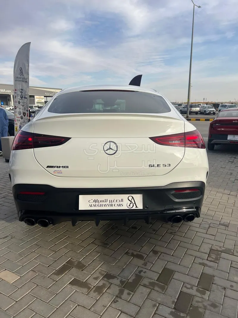 2024 مرسيدس - بنز جي إل إي 53 أي إم جي