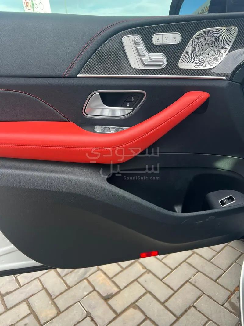 2024 مرسيدس - بنز جي إل إي 53 أي إم جي