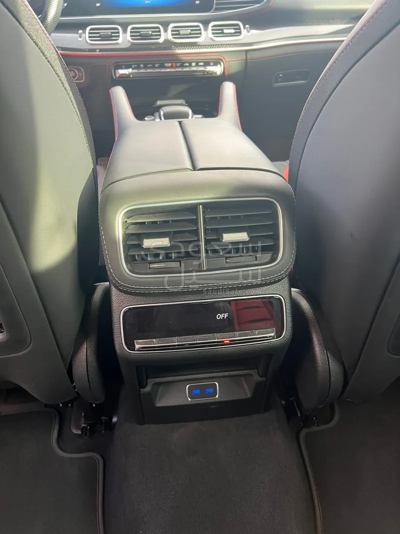 2024 مرسيدس - بنز جي إل إي 53 أي إم جي