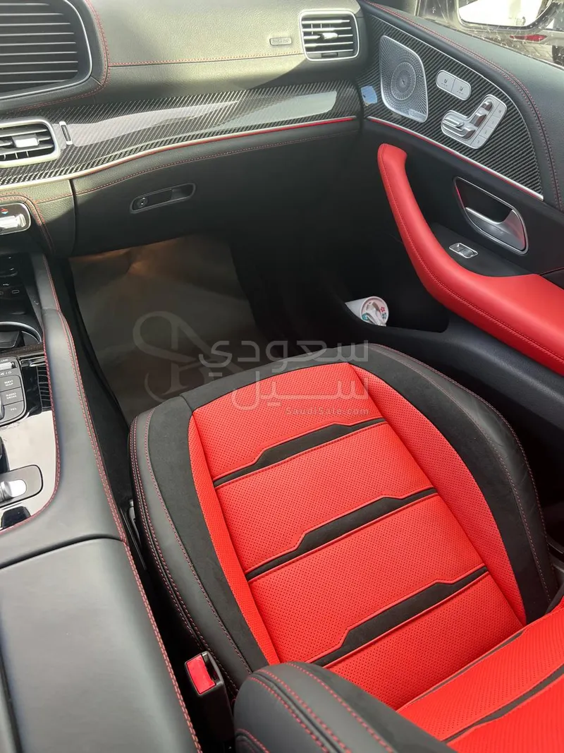 2024 مرسيدس - بنز جي إل إي 53 أي إم جي