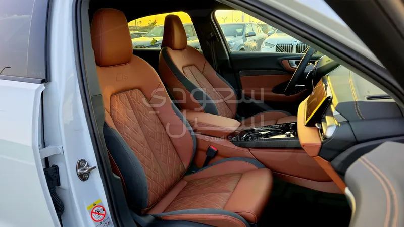 2025 اودي اي 5 45 تي اف اس اي اس لاين