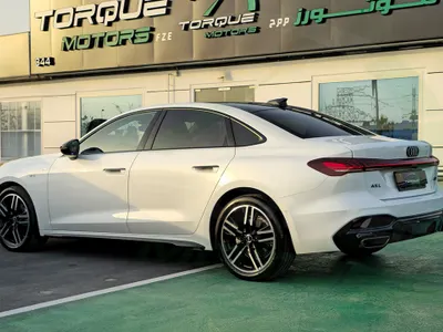 2025 اودي اي 5 45 تي اف اس اي اس لاين