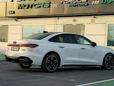 2025 اودي اي 5 45 تي اف اس اي اس لاين