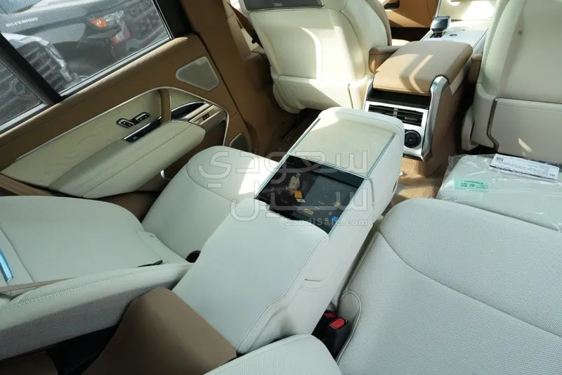 2026 لاند روفر رينج روفر فوج اس في