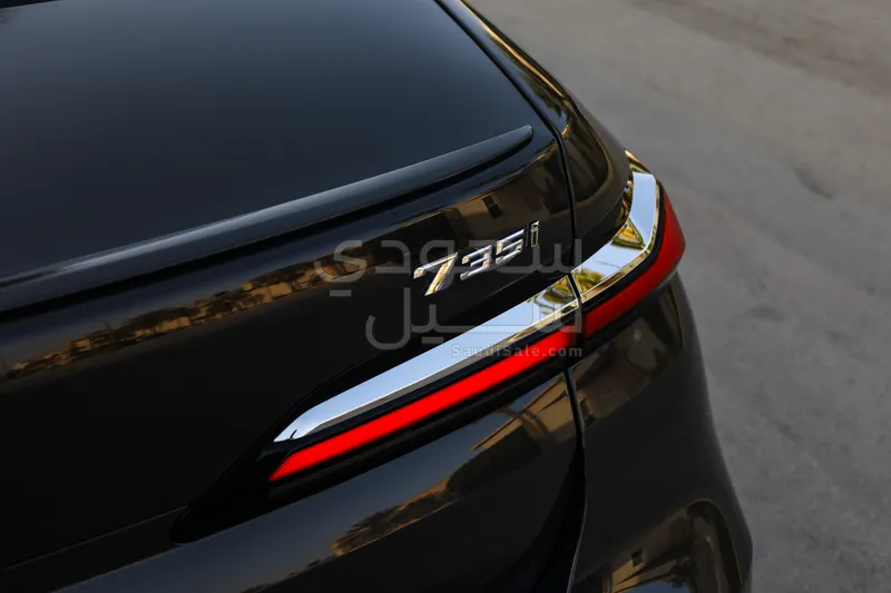 2023 بي ام دبليو الفئة السابعة 735أي