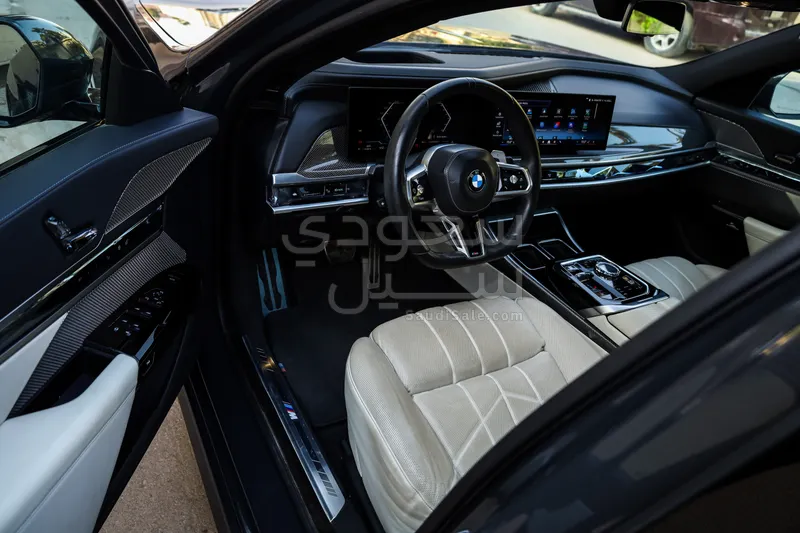 2023 بي ام دبليو الفئة السابعة 735أي