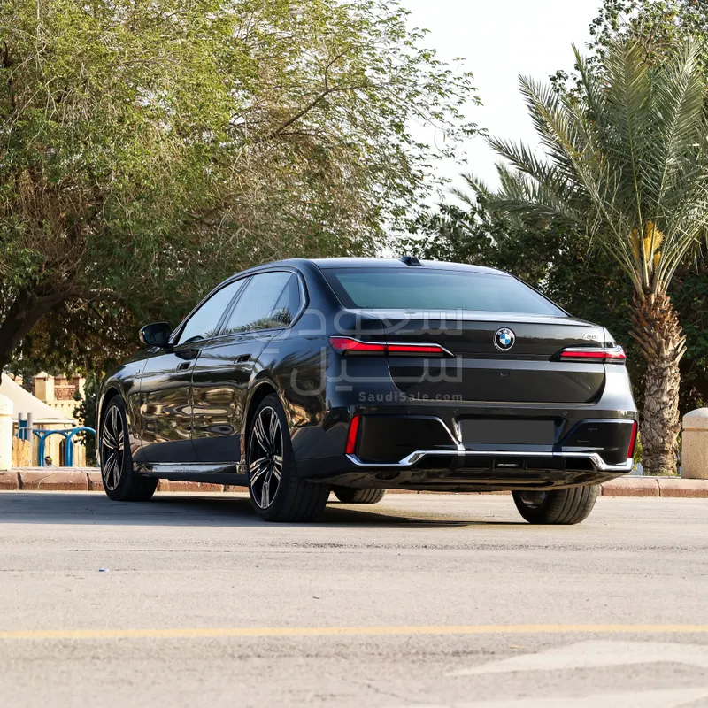 2023 بي ام دبليو الفئة السابعة 735أي