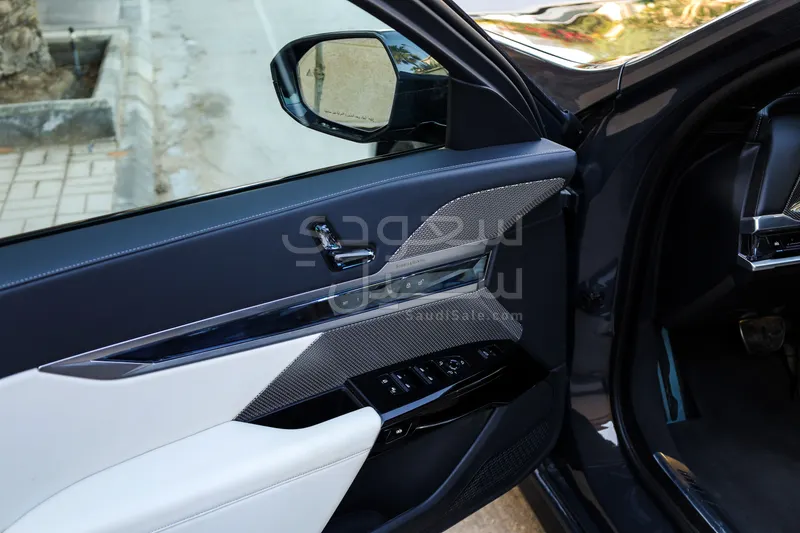 2023 بي ام دبليو الفئة السابعة 735أي