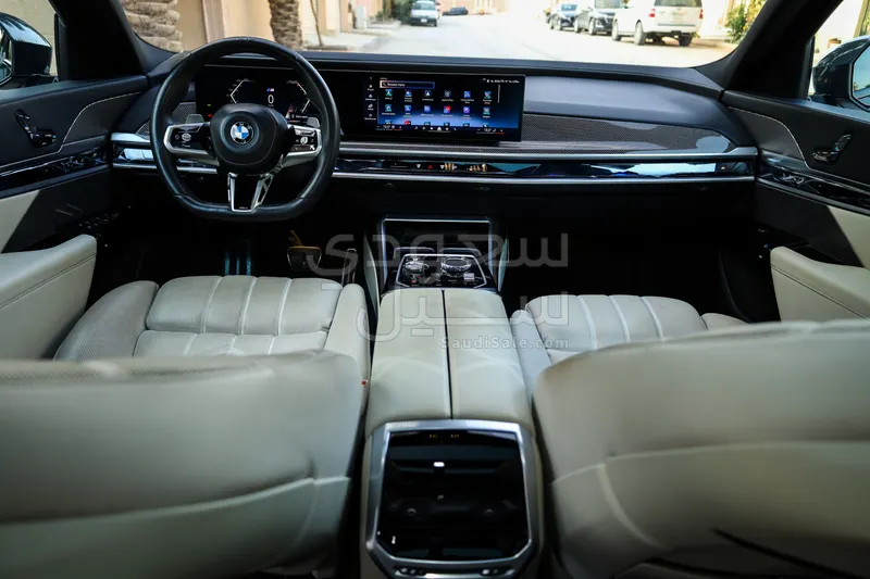 2023 بي ام دبليو الفئة السابعة 735أي