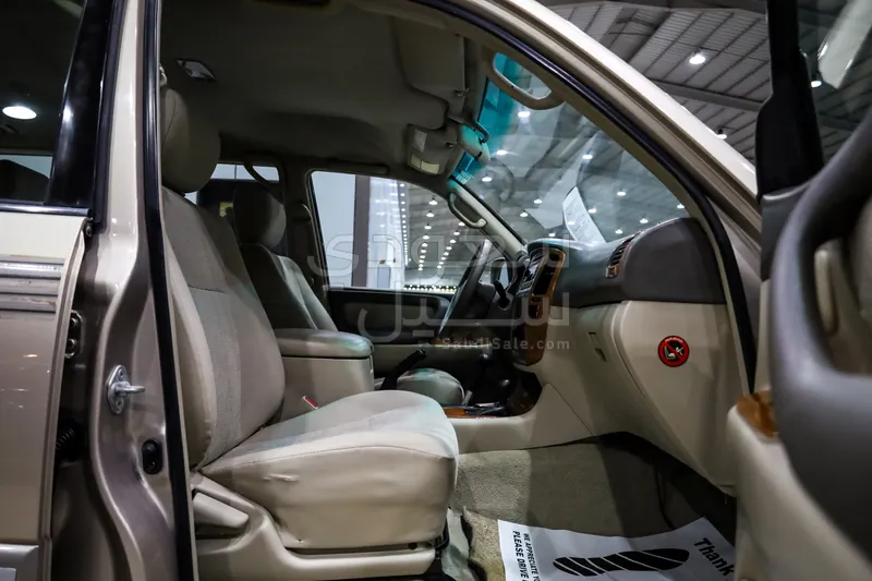 2004 تويوتا لاند كروزر جي اكس ار