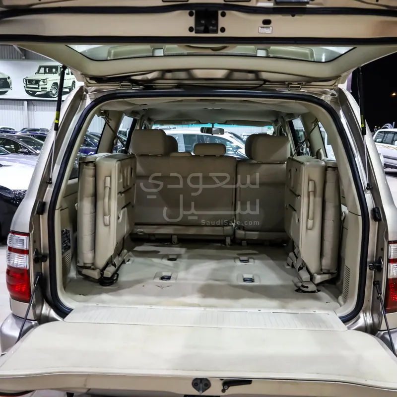 2004 تويوتا لاند كروزر جي اكس ار