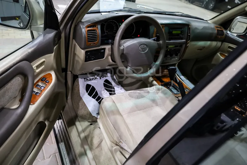 2004 تويوتا لاند كروزر جي اكس ار