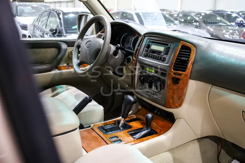 2004 تويوتا لاند كروزر جي اكس ار