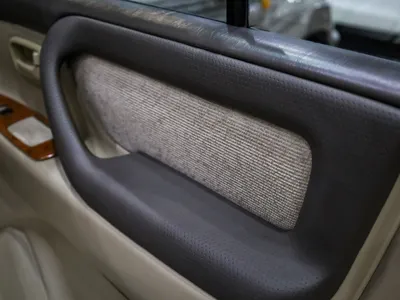 2004 تويوتا لاند كروزر جي اكس ار