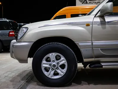 2004 تويوتا لاند كروزر جي اكس ار