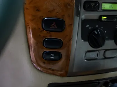 2004 تويوتا لاند كروزر جي اكس ار