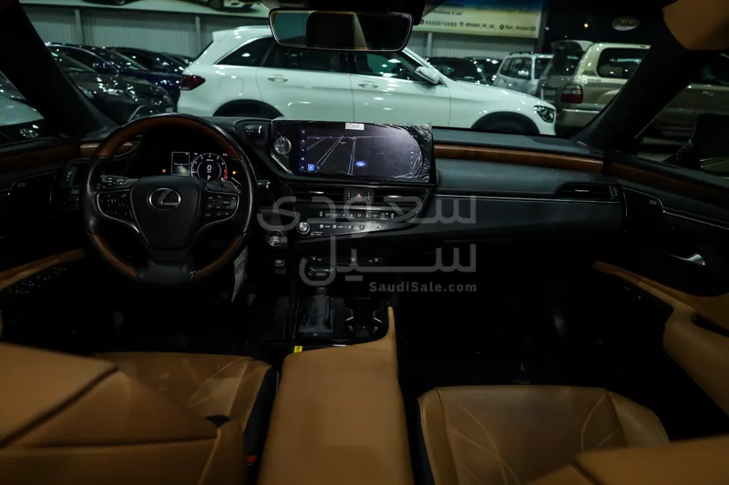 2023 لكزس إي إس 350 دي دي