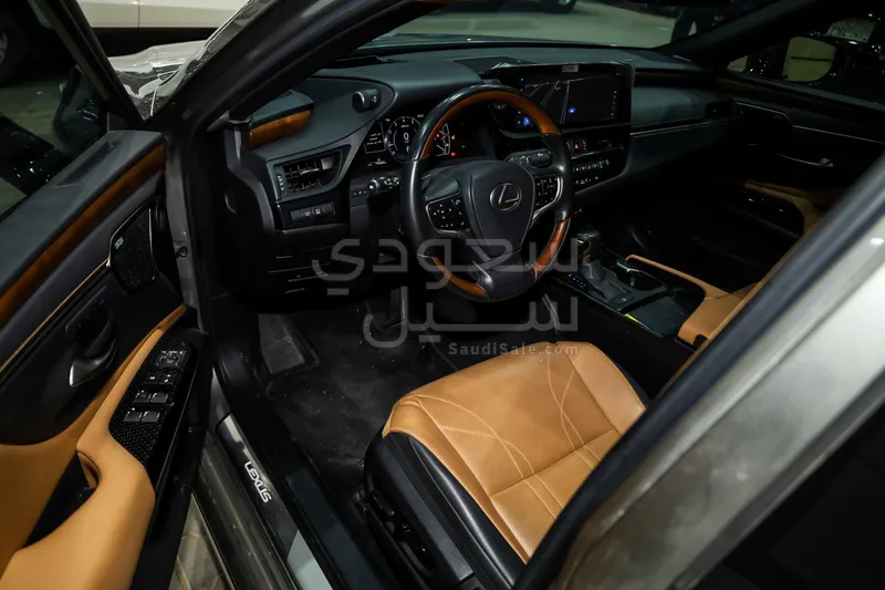 2023 لكزس إي إس 350 دي دي
