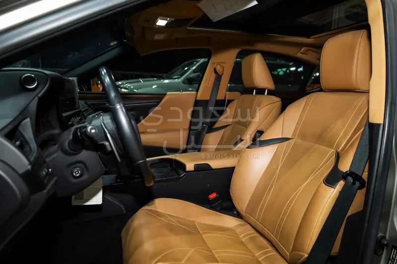 2023 لكزس إي إس 350 دي دي