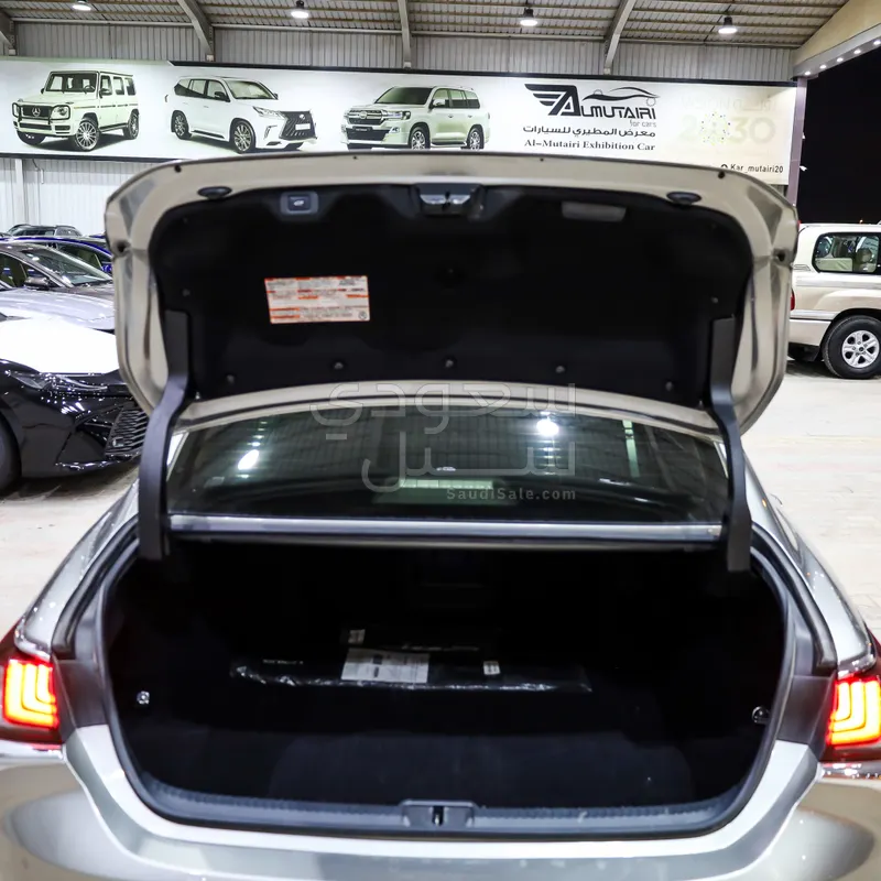 2023 لكزس إي إس 350 دي دي