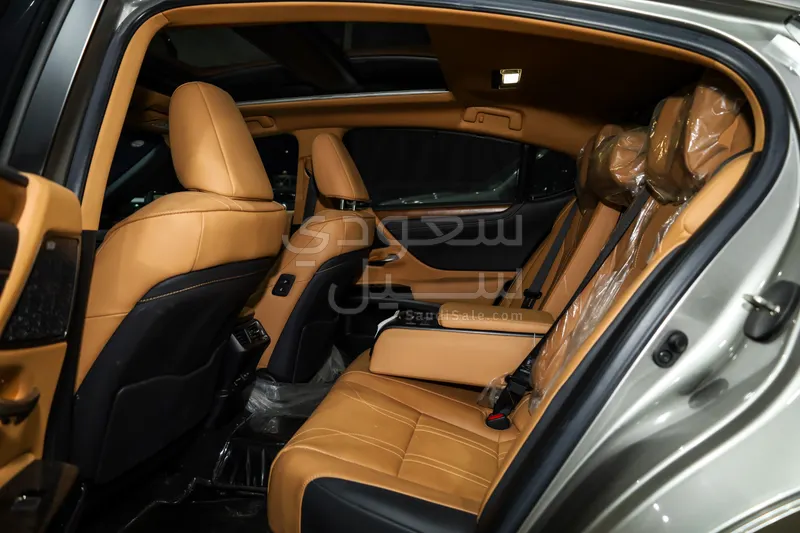 2023 لكزس إي إس 350 دي دي