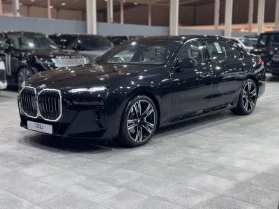 2026 بي ام دبليو الفئة السابعة 735أي