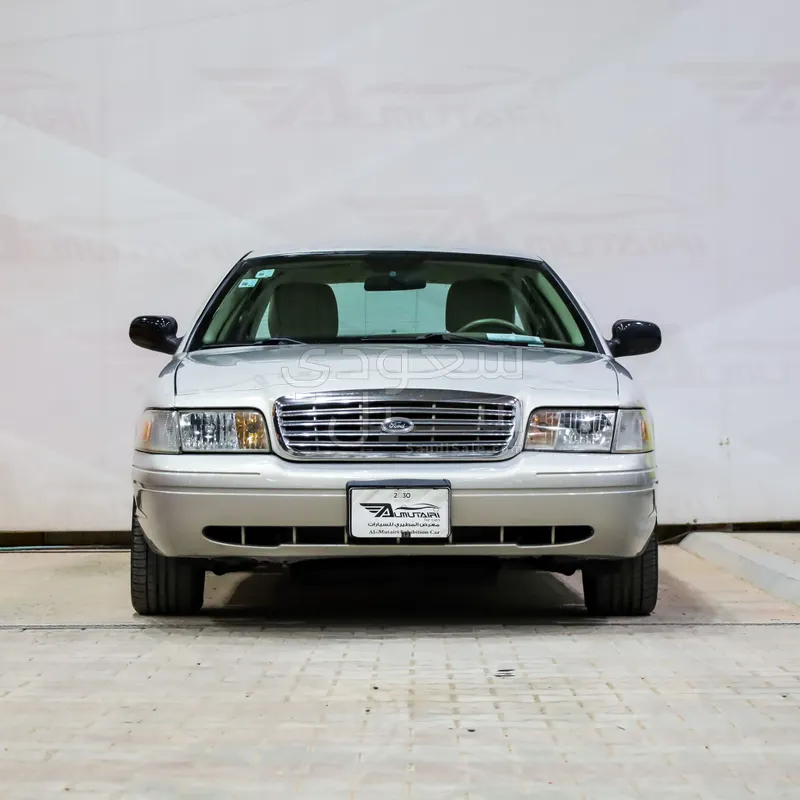 2011 فورد كراون فكتوريا