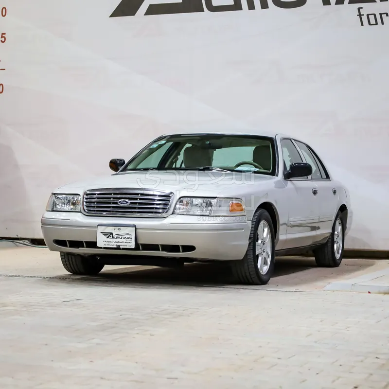 2011 فورد كراون فكتوريا