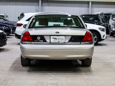 2011 فورد كراون فكتوريا