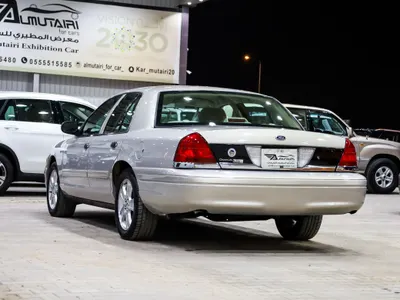 2011 فورد كراون فكتوريا