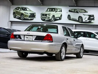 2011 فورد كراون فكتوريا