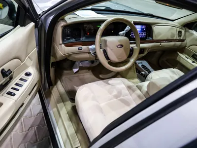 2011 فورد كراون فكتوريا