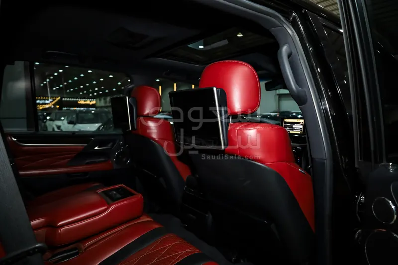 2016 لكزس إل إكس 570