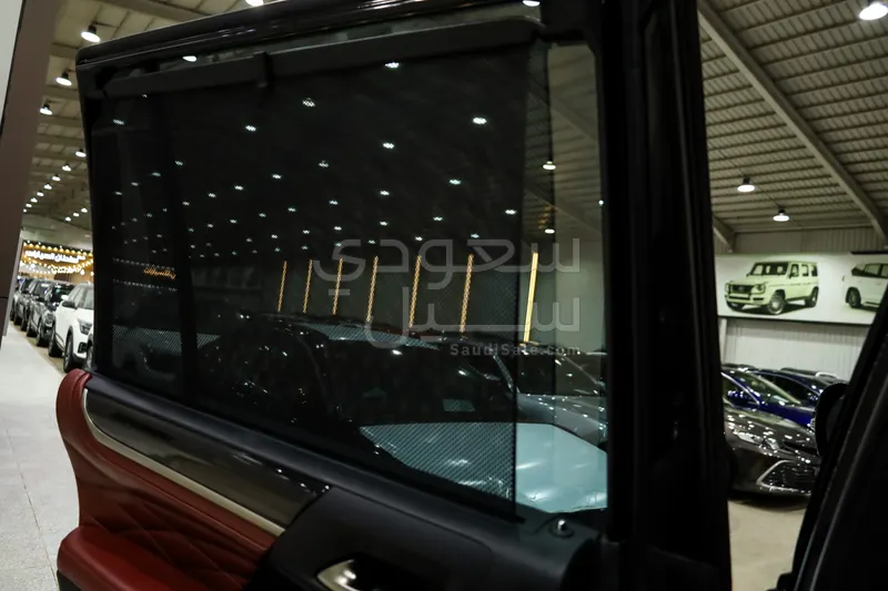 2016 لكزس إل إكس 570