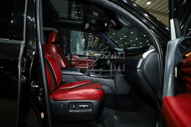 2016 لكزس إل إكس 570