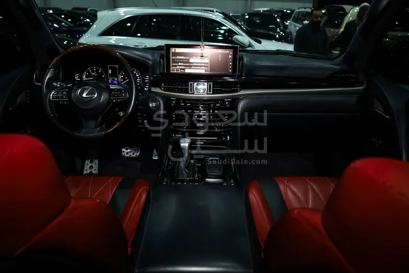 2016 لكزس إل إكس 570