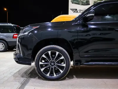 2016 لكزس إل إكس 570