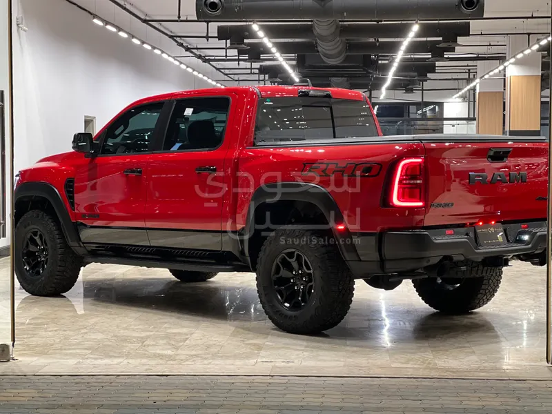 2025 دودج رام 1200 غمارتين