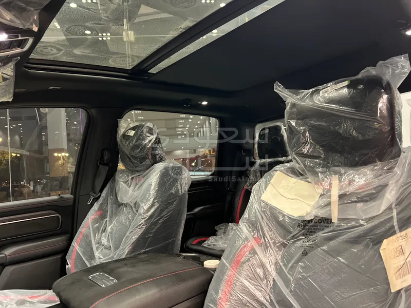 2025 دودج رام 1200 غمارتين