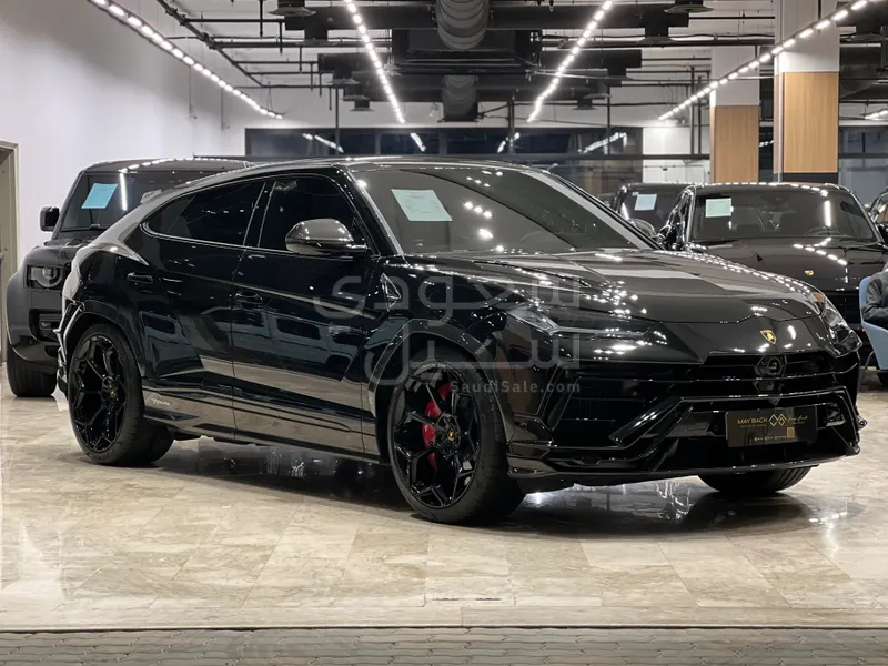 2023 لمبرجيني اوروس بيرفورمانتي