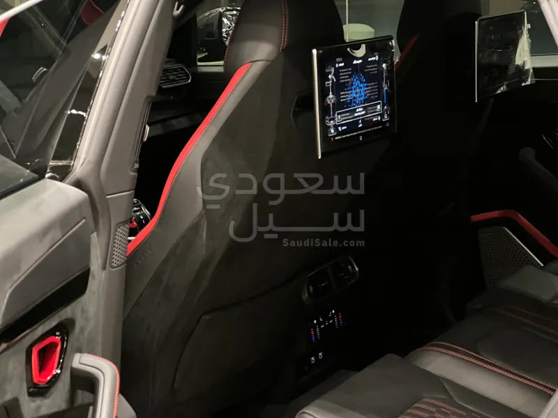 2023 لمبرجيني اوروس بيرفورمانتي