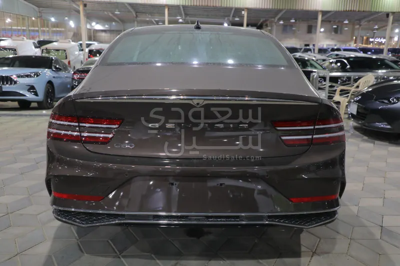 2025 جينيسيس جي 80